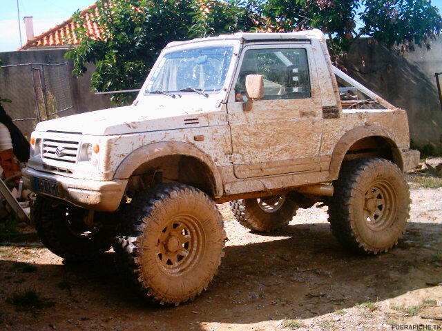 Suzuki Samurai 33x12,5 4x4